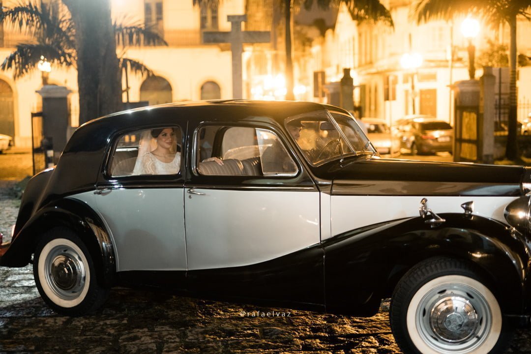 casamento na igreja do valongo, casamento tradicional, decoração de casamento a noite, rafael vaz fotografo, fotografo em santos, casar na igreja, chão de espelho, espelho na igreja, passarela de espelho