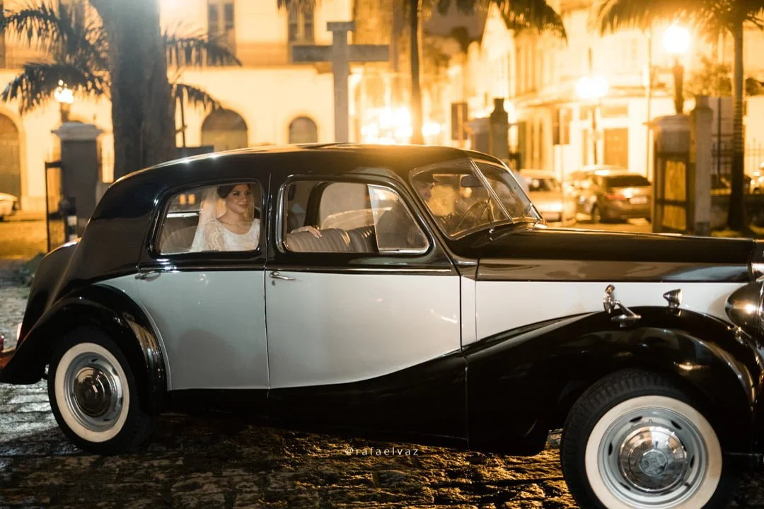casamento na igreja do valongo, casamento tradicional, decoração de casamento a noite, rafael vaz fotografo, fotografo em santos, casar na igreja, chão de espelho, espelho na igreja, passarela de espelho