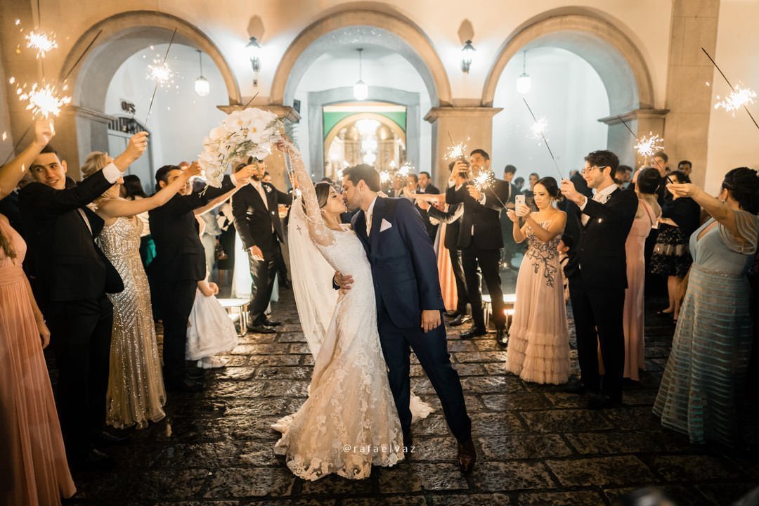 casamento na igreja do valongo, casamento tradicional, decoração de casamento a noite, rafael vaz fotografo, fotografo em santos, casar na igreja, chão de espelho, espelho na igreja, passarela de espelho