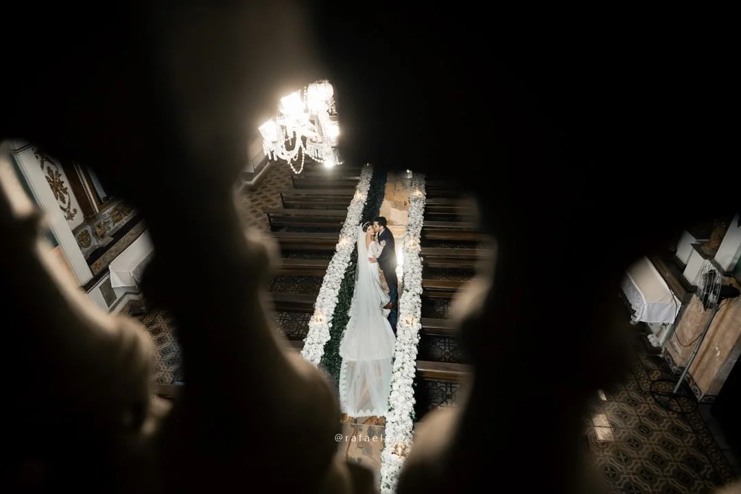 casamento na igreja do valongo, casamento tradicional, decoração de casamento a noite, rafael vaz fotografo, fotografo em santos, casar na igreja, chão de espelho, espelho na igreja, passarela de espelho