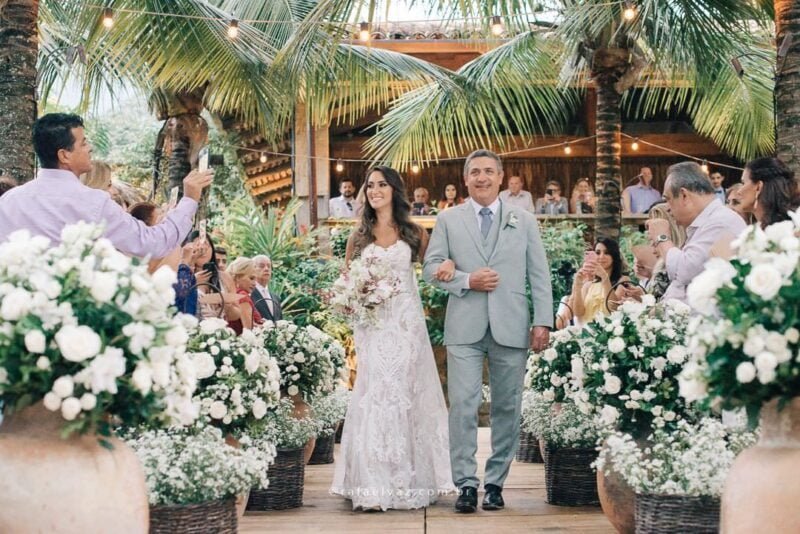 Casamento no Vila Salga, praia, Ilhabela, casamento de dia, pé na areia, ensaio na praia, decoração, fotografia de casamento, sp, noiva, vestido de noiva