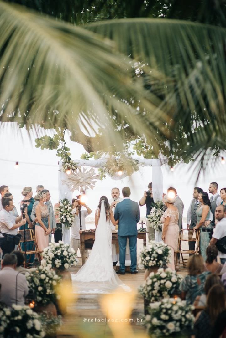 Casamento no Vila Salga, praia, Ilhabela, casamento de dia, pé na areia, ensaio na praia, decoração, fotografia de casamento, sp, noiva, vestido de noiva
