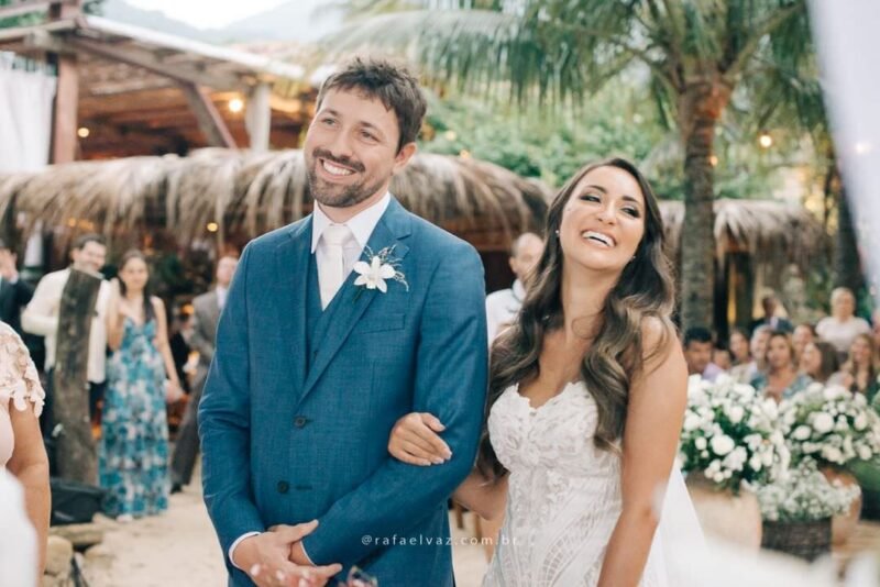 Casamento no Vila Salga, praia, Ilhabela, casamento de dia, pé na areia, ensaio na praia, decoração, fotografia de casamento, sp, noiva, vestido de noiva