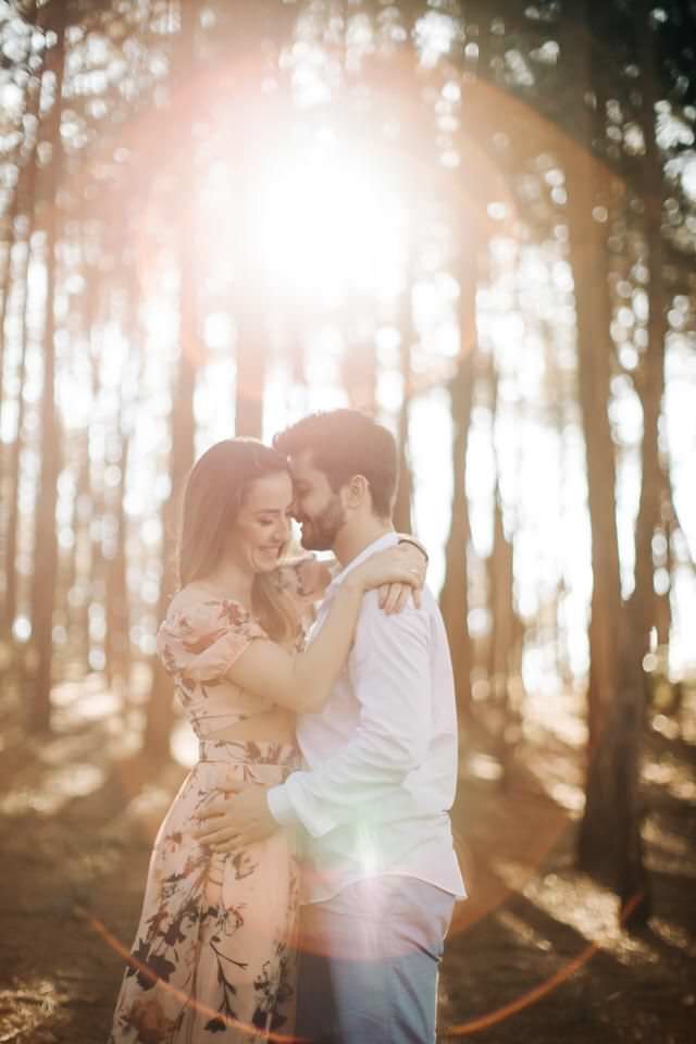 pre wedding em campos do jordão, ensaio, ensaio de casamento, ensaio de casal, casal, fotografia, ensaio fotografico, campo, por do sol, luz do dia, ensaio externo, local