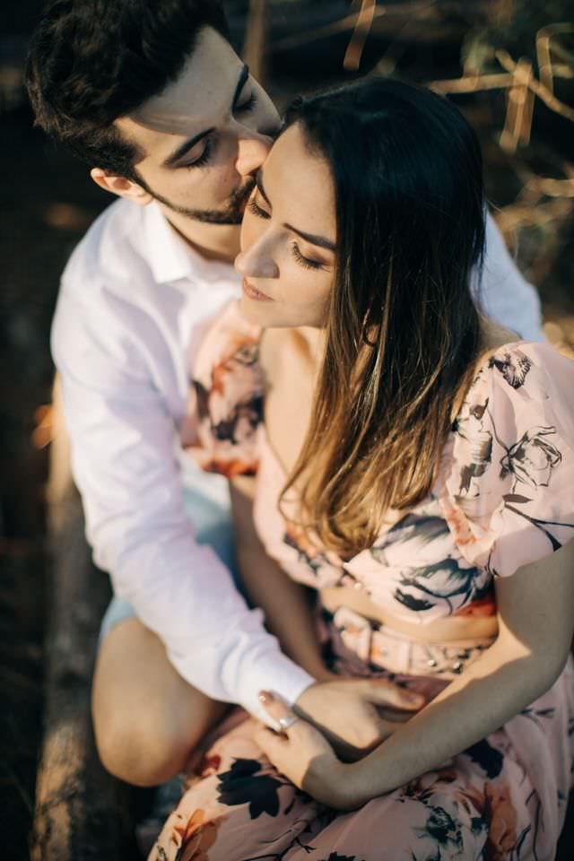 pre wedding em campos do jordão, ensaio, ensaio de casamento, ensaio de casal, casal, fotografia, ensaio fotografico, campo, por do sol, luz do dia, ensaio externo, local