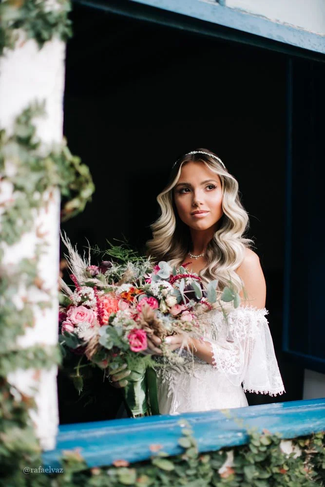 casamento na fazenda fagundes, casamento no campo, casamento de dia, varal de luzes, penteado de noiva, penteado de noiva solto, vestido de noiva, noiva loira,  decoração de casamento no campo, boho, vintage