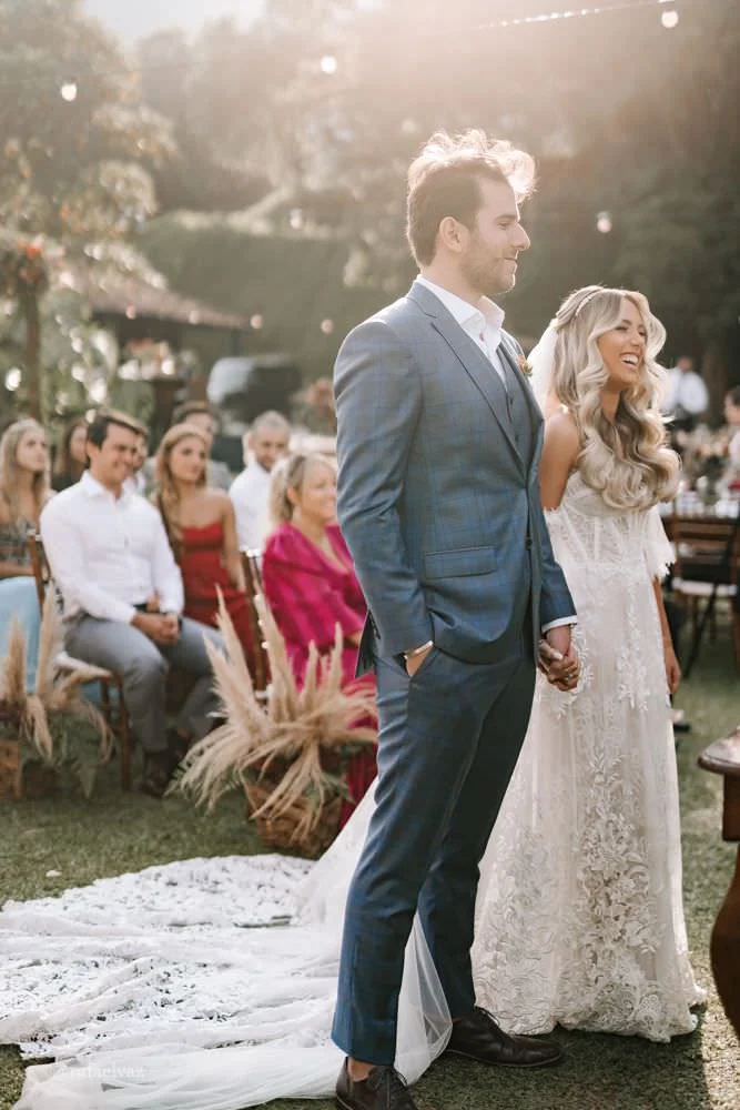 casamento na fazenda fagundes, casamento no campo, casamento de dia, varal de luzes, penteado de noiva, penteado de noiva solto, vestido de noiva, noiva loira,  decoração de casamento no campo, boho, vintage