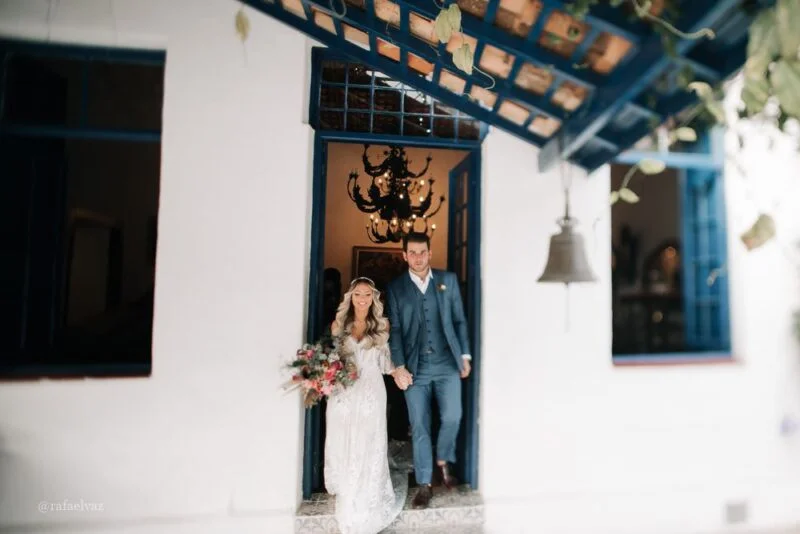 casamento na fazenda fagundes, casamento no campo, casamento de dia, varal de luzes, penteado de noiva, penteado de noiva solto, vestido de noiva, noiva loira,  decoração de casamento no campo, boho, vintage