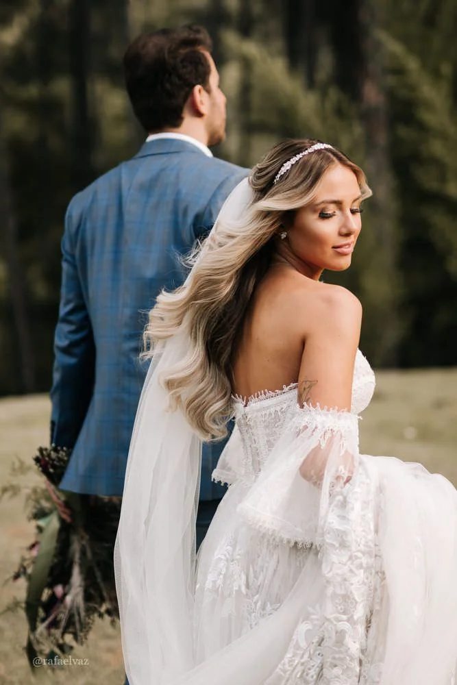 casamento na fazenda fagundes, casamento no campo, casamento de dia, varal de luzes, penteado de noiva, penteado de noiva solto, vestido de noiva, noiva loira,  decoração de casamento no campo, boho, vintage