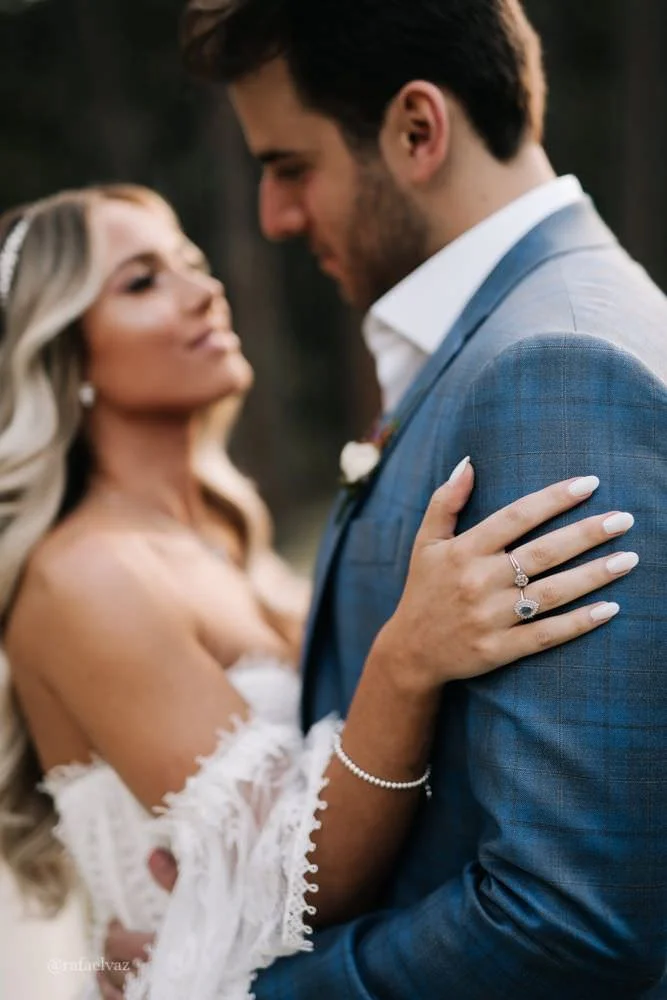 casamento na fazenda fagundes, casamento no campo, casamento de dia, varal de luzes, penteado de noiva, penteado de noiva solto, vestido de noiva, noiva loira,  decoração de casamento no campo, boho, vintage