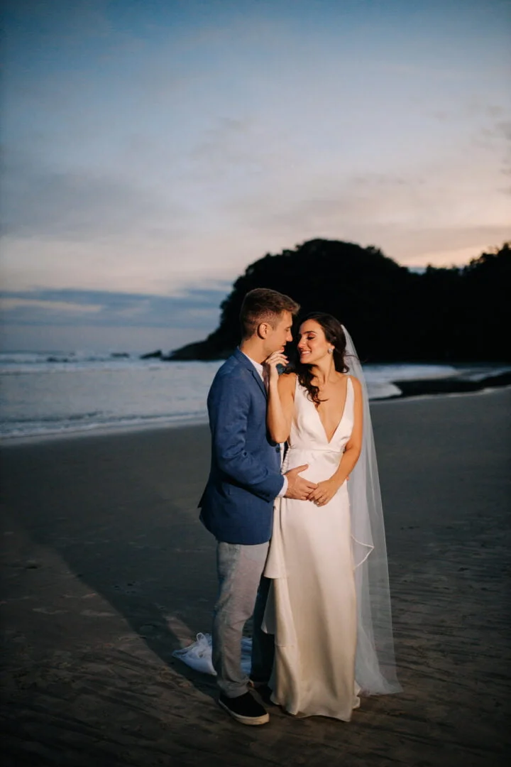 casamento na praia, casamento praia do engenho, casamento são sebastião, decoração casamento na praia, casamento de dia, fotografo de casamento.